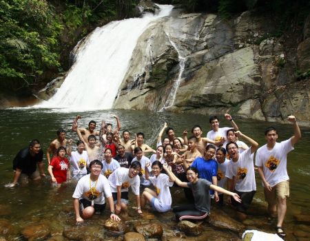 The BRATs of 2009. Nice bunch of kids =)