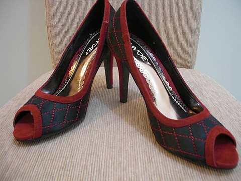 Easy-to-wear quilted peep toes from http://dressydresser.blogspot.com.
