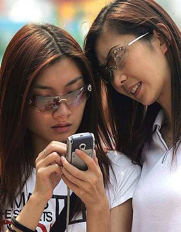 Smartphones are already changing the way social media is used (compared to a few years ago when most social tools like blogs, Wiki and networks like MySpace and Friendster were very much web-based).