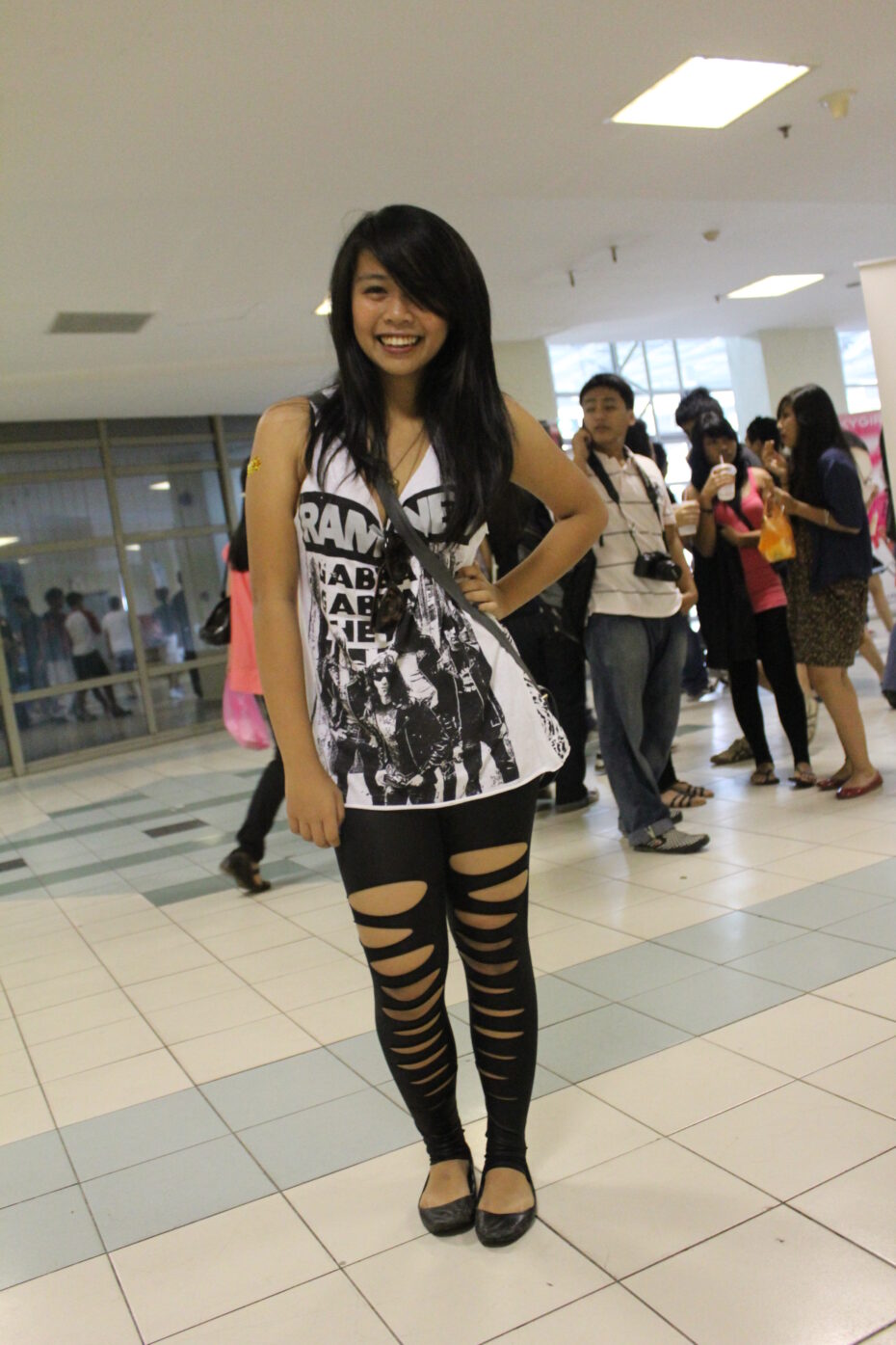 Iliyana rocks her damaged leggings and a The Ramones tee