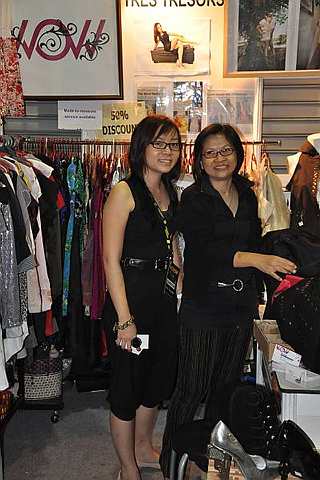 Andrea Kee (left), and her mother Pat, brought both their blogshops offline at MOFEW(Malaysia's Online Fashion Entrepreneurs Weekend).