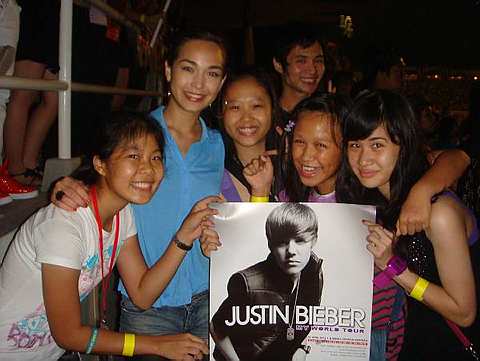 Holly with the other Beliebers