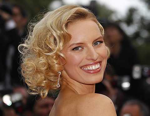 Karolina's sexy curls