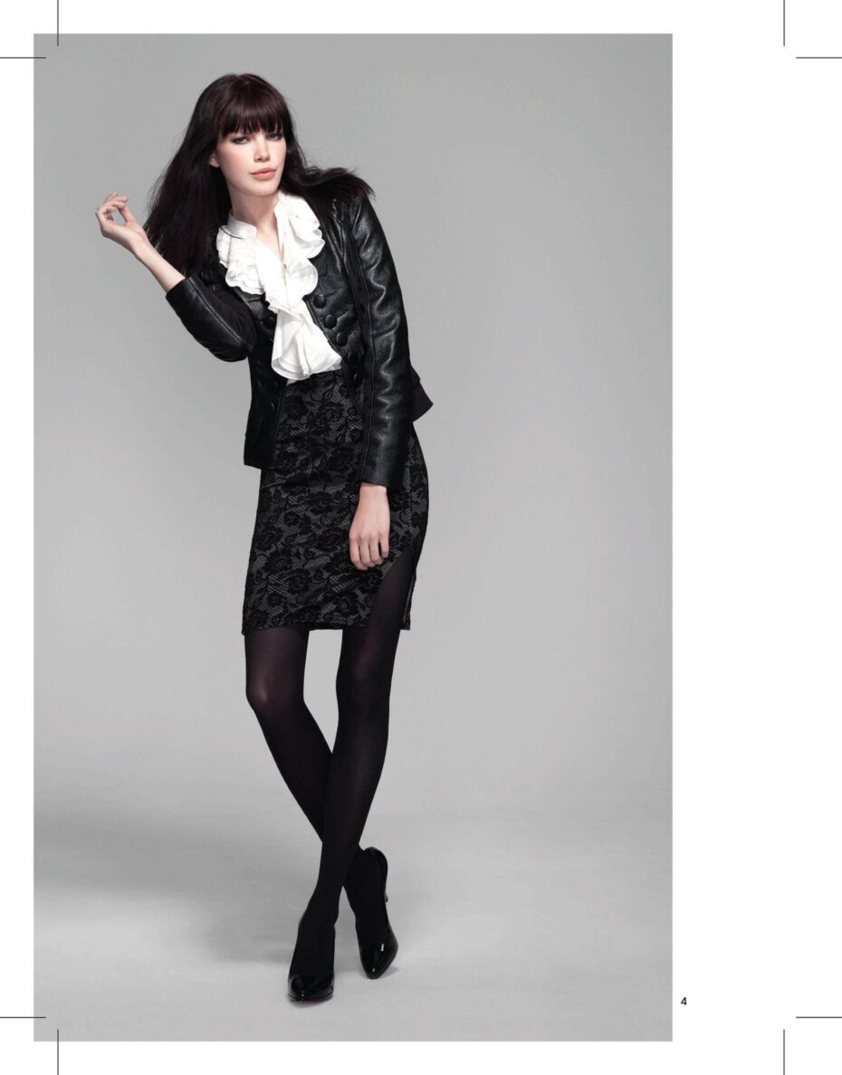 Black leggings paired with black shoes can make you look taller