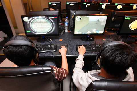 Cybercafes offer a service to the community and are not just a lepak joint.