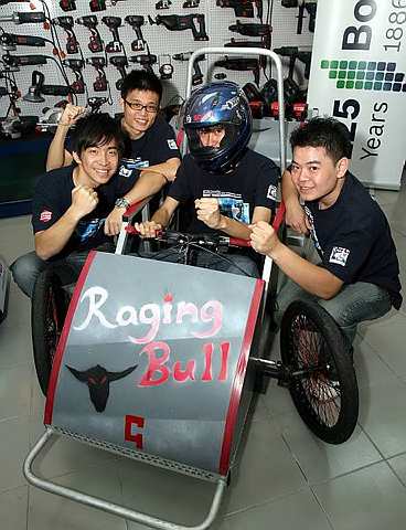 bull Team Raging Bull from Universiti Tunku Abdul Rahman (UTAR) will be making their way to Beijing this September for the Bosch Power Tools Asia Cordless Race 2011 finals. (from left) Gatelin Wee Yue Lin, Ng Shie Hea, Lee Chong Siang and Daniel Yong Yew Rong.