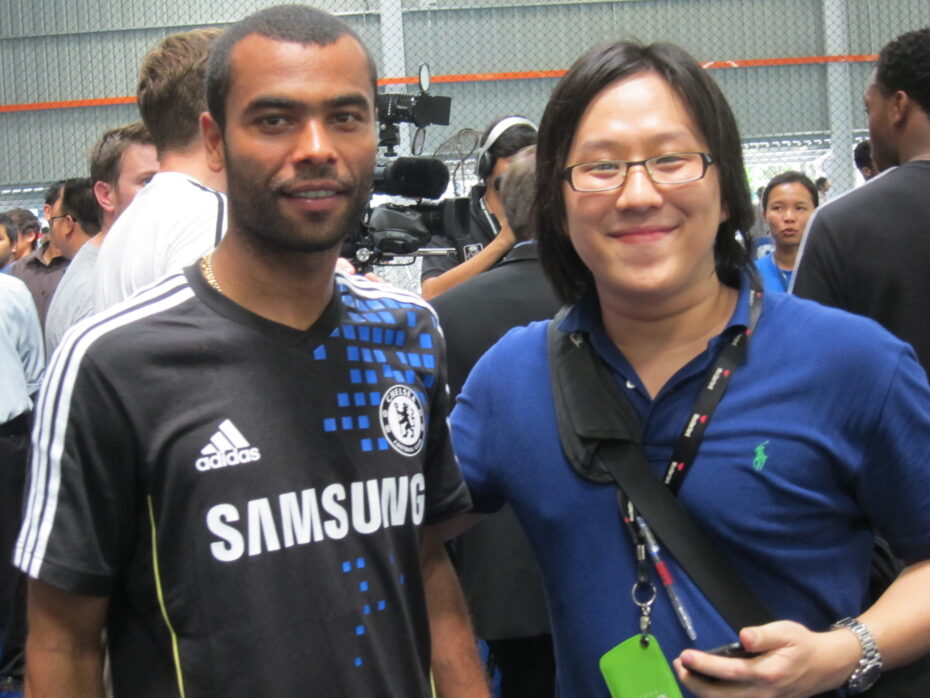 I had to get my picture with Ashley BEFORE the interview, of course... =P