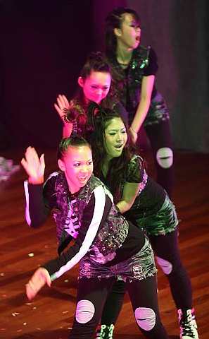 Christine (foreground)