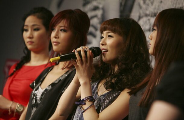 Sun-ye (third from left) admitted to being guilty of violating the “idol code of conduct”
