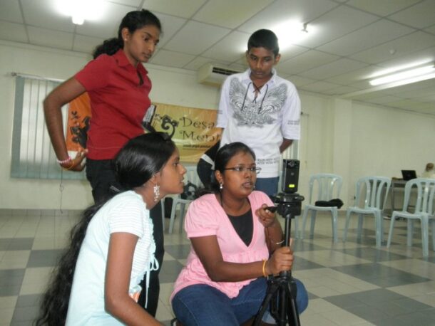 The B2 Youth Group recently held a video workshop under the project Desa Mentariku