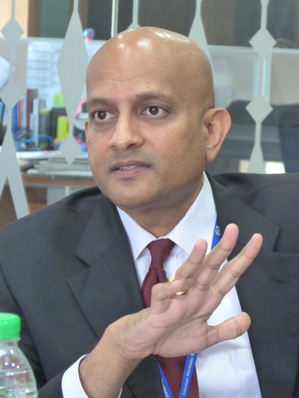 PEMANDU's NKRA and NKEA director D. Ravindran says young people need to "step-up" to help reduce petty corruption in Malaysia.