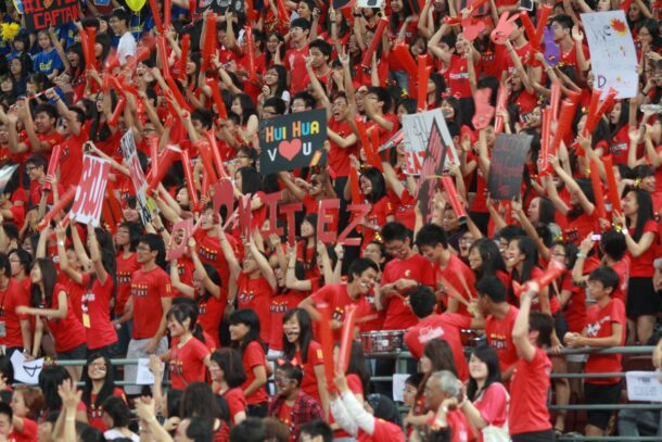 CHEER2407 The Dynamitez's supoprters from SMK Damansara Jaya took home the Sugus Best Supporters award last year.