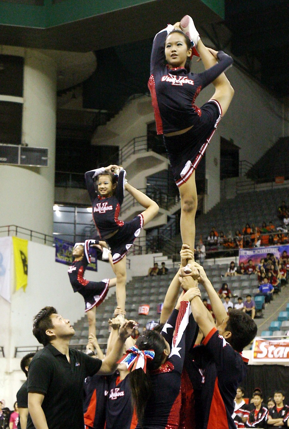 Team Vulcanz Co-Ed from SMK Seafield, Selangor, won third place in Cheer 2012.