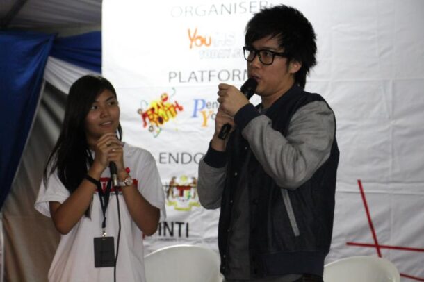 The interview with Jin Lim from JinnyboyTV during the celebrity meet-up.