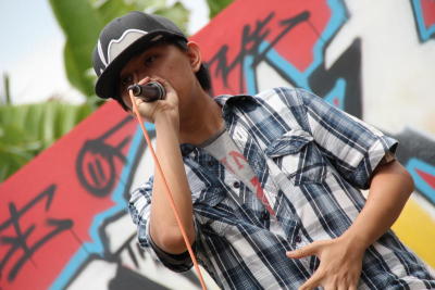 Beatboxer Nozy, champion of the solo battle.