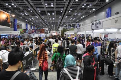 file68d03jqp7te1g49g89s Over 25,000 people filled the halls during Comic Fiesta 2012.