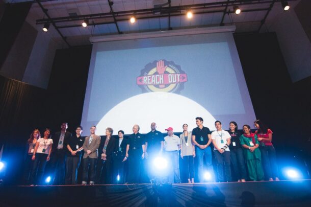 All the speakers join Prime Minister Dato' Sri Mohd. Najib on stage for a photo session at Reach Out iM4U Convention.