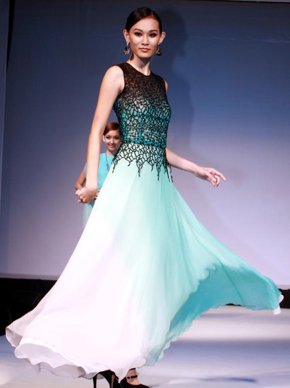 Invited guest for the New Zealand Week Gala Dinner included Tan Sri Dr Leo Moggie and his wife whom he met while they were studying at the University of Otago.