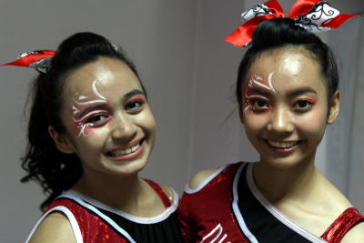 Chuah Hui Hua (right)