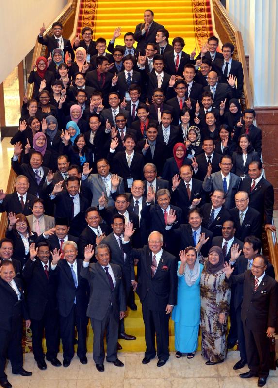 Prime Minister Datuk Seri Najib Tun Razak and his Cabinet ministers have been assigned two fellows to work with over the next few months.