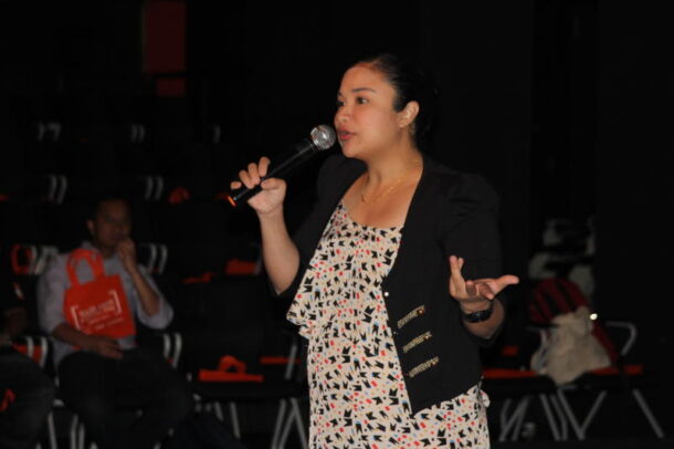 A former accountant, Kartini Ariffin believed that "there was more to life" before making a name for herself in showbiz.