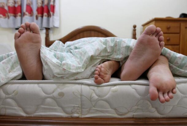 With dating or hook-up apps, it's all about instant gratification. The double-blind matching system allows users to hook-up fast and without having to fear rejection, but one psychologist says it's not a good habit.