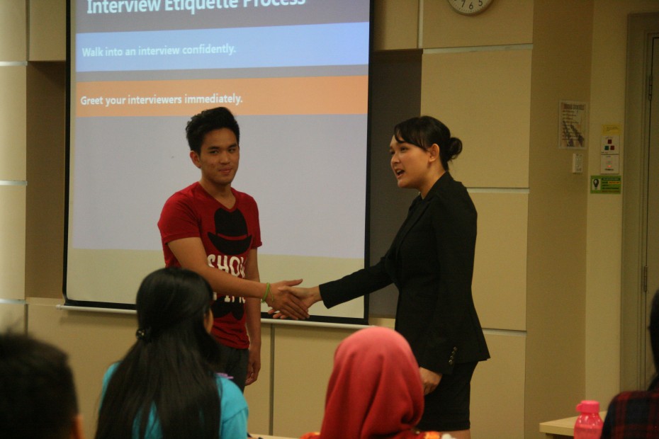 Hor demonstrating a ‘proper’ handshake – firm, but not too strong.