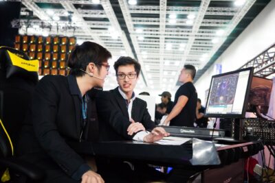 Looking forward: Shoutcasters Aaron ‘Panda’ Lim (left), 21, and Sean-Li ‘Lii’ Murmann, 19, hope one day the local e-sports scene will be able to sustain pro careers for shoutcasters. They are pictured here ‘casting’ at The Legends Circuit (TLC) final. – Photo by Ooi Tee Ping.