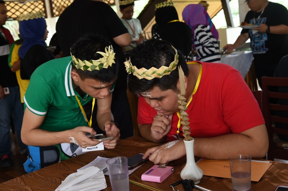 Every picture, video, text and screen grab we took had to be quickly uploaded on Google Drive for the calibration at the end of the treasure hunt.