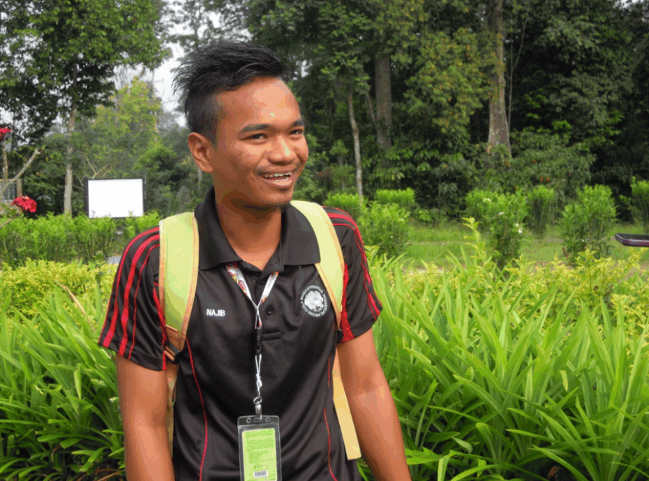 Najib shut down his previous car wash business so that he could pursue his passion and love for elephants and nature.