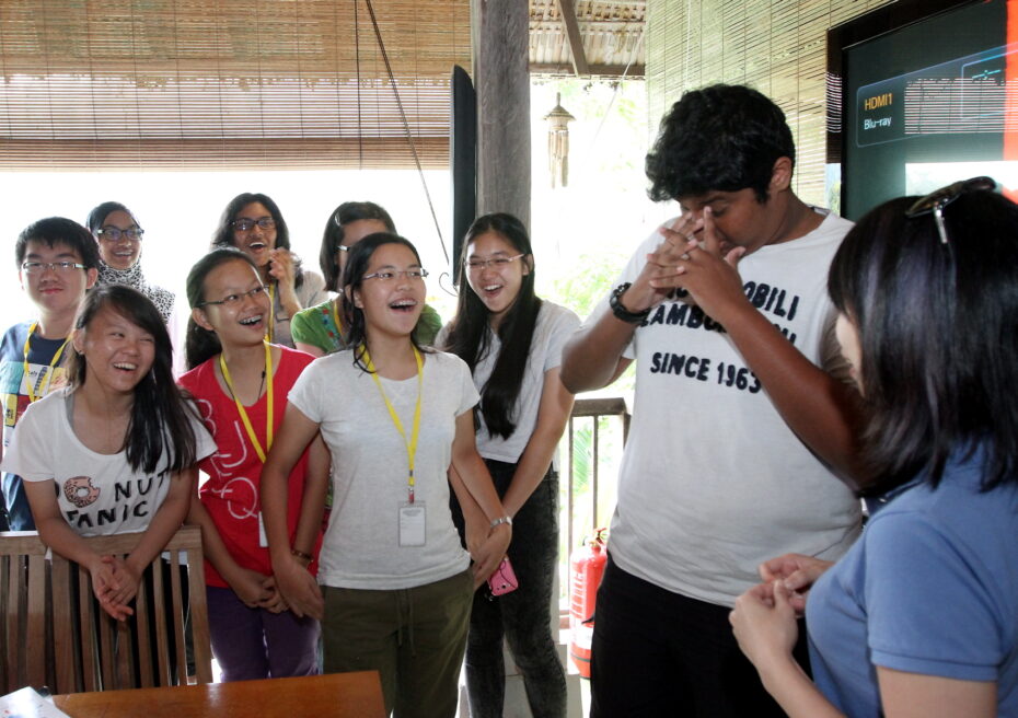 So much feels... Things got really emotional as Arunn Suntharalingam from #TeamMayLee gave a moving speech thanking the R.AGE and Star journalists who facilitated the camp. These kids are so sweet! :')