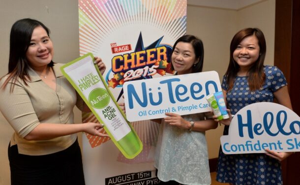 (from left) The Star Media Group"s Account Servicing manager Mandy Seah with Ginvera Marketing Ent Sdn Bhd"s group product manager Tan and senior product executive Cossin Gan. Ginvera is returning as a sponsor for the third time, giving away its Nu Teen facial cleanser, which will help young people have clear, healthy skin. - ONG SOON HIN/The Star