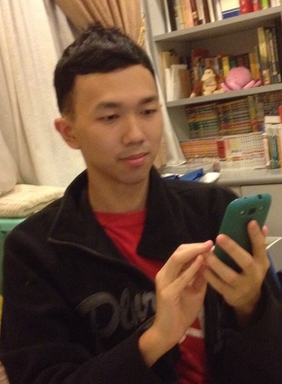 Wong Jia Yaw, 20, uses his smartphone to access apps like Deaf & Hearing Impaired that vibrates and flickers when there is loud noise. Wong thinks this is especially useful during an emergency.