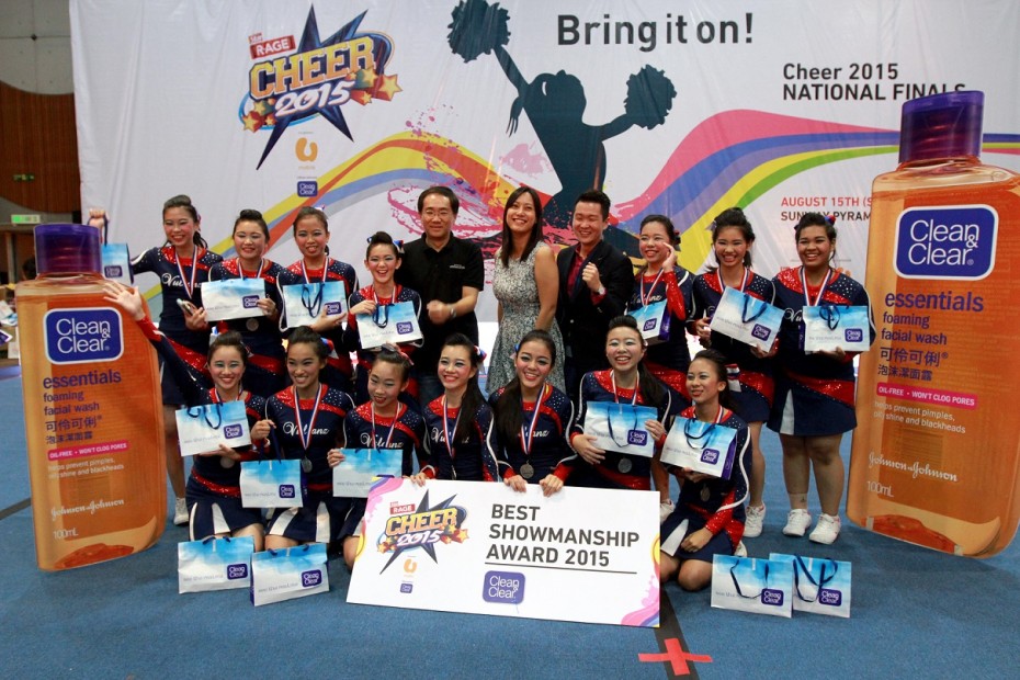 The Vulcanz All-Girls receiving the Clean & Clear Best Showmanship Award for their highly entertaining routine.
