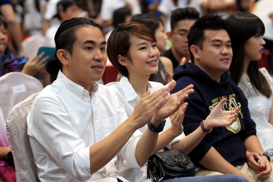 YouTuber Lee (left) said the performances at CHEER 2015 gave him goosebumps, and he's now considering making a video on cheerleading! -- Photo: SAM THAM/The Star