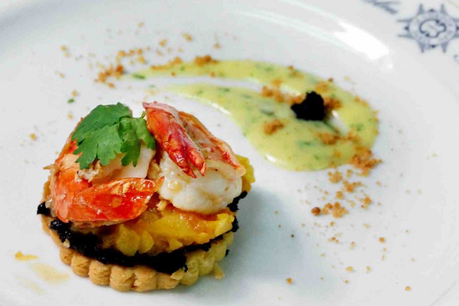 KY Speaks praised Siew's daring usage of many ingredients to produce her dish of garlic prawn tart.