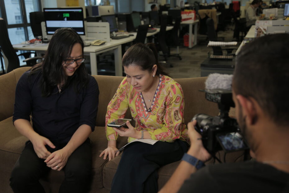 During the live launch of MPs Against Predators, Lisa called Khairy Jamaluddin to lobby for his support for laws against child sexual grooming.