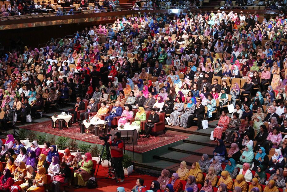 Over 2,000 representatives from various government ministries, education groups, NGOs, legal associations and more showed up in force to discuss solutions to child sexual crimes at the Hentikan!! seminar. — AZHAR MAHFOF/The Star